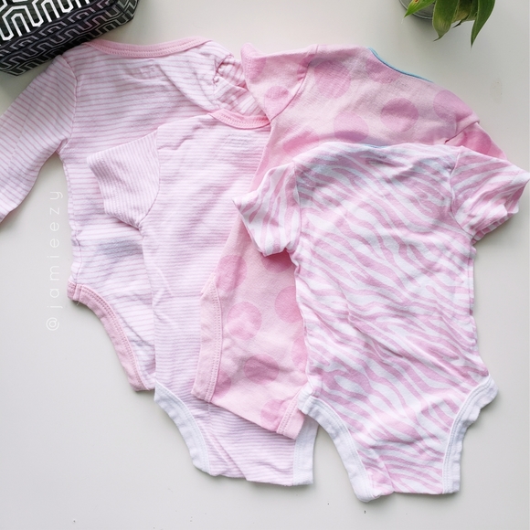 Circo + Gerber | Set of 4 - Pink Printed Onesies - Picture 4 of 4